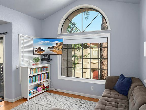3rd image of 2384 Archwood Ln Unit 18