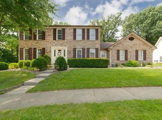 142 Beaujolais Dr, Florissant, MO 63031