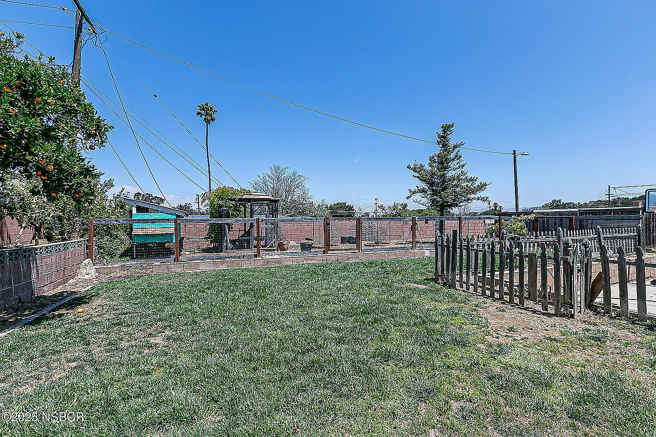 3 bed, 1400 sqft, $4,000 — Photo 2