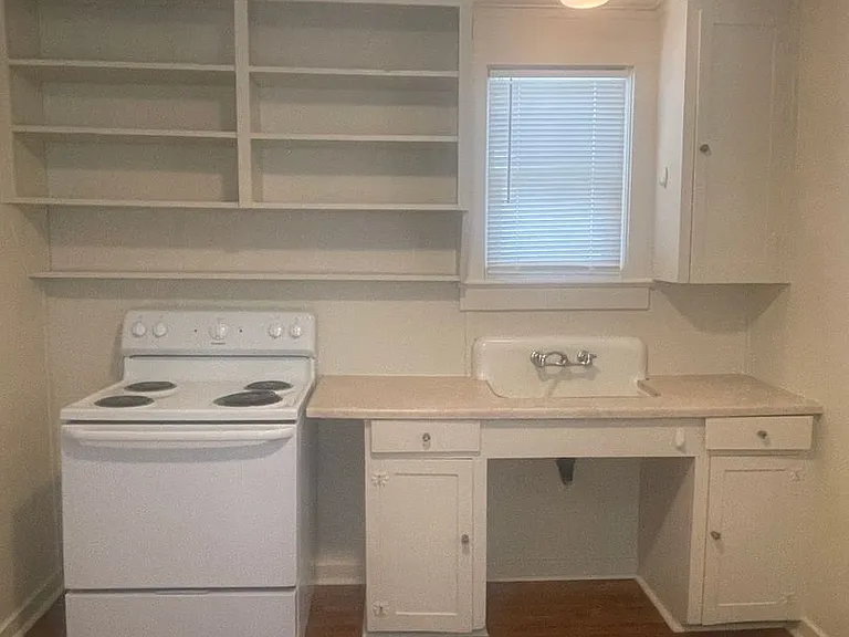 2350 Butte St — Photo 7