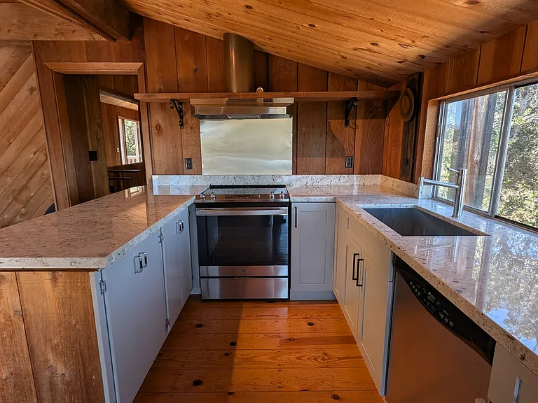 25055 Baronet Dr — Photo 9