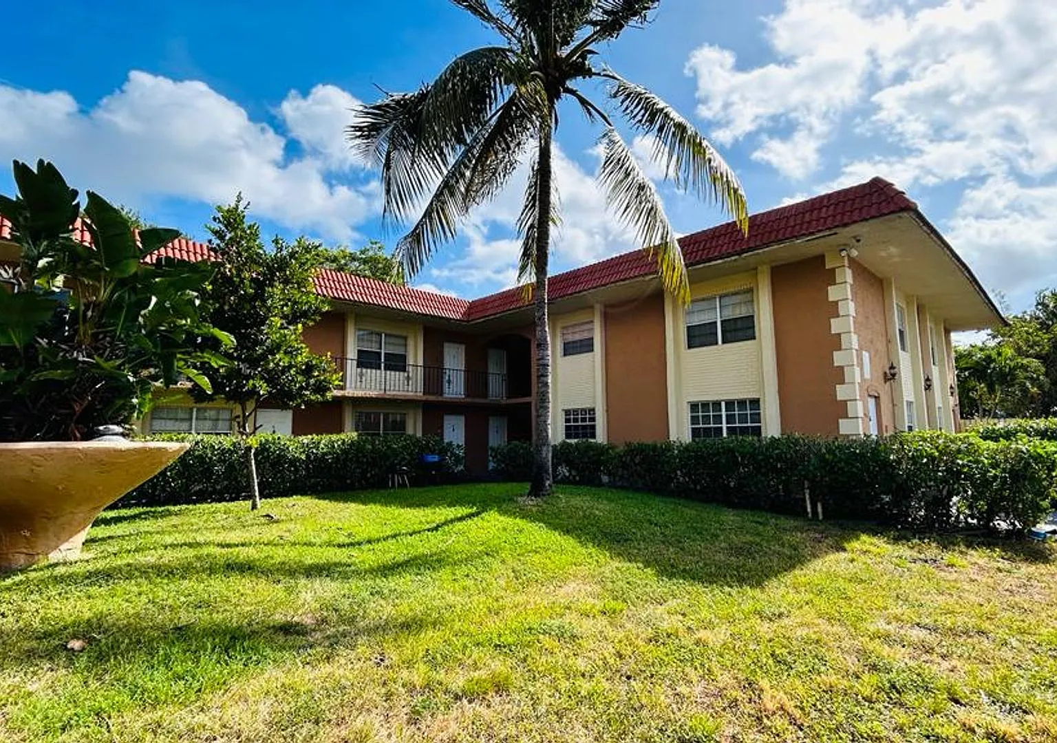 978 Pompano — Photo 3