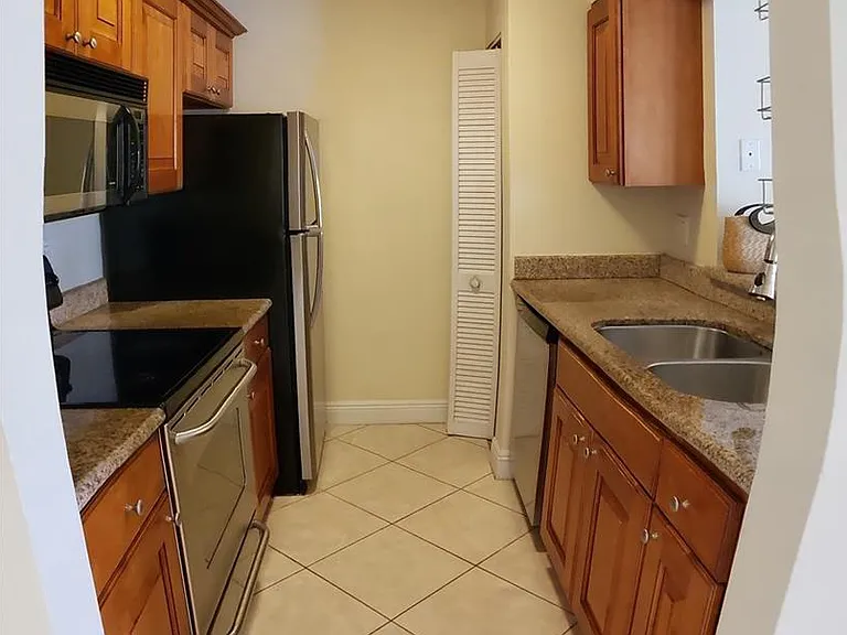 194 Santa Clara Dr #3 — Photo 12