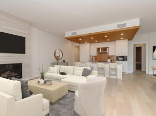 6687 Nelson Ave #401, West Vancouver, BC