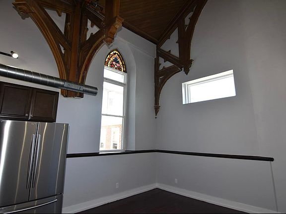 2nd image of 1240 E Columbia Ave #9