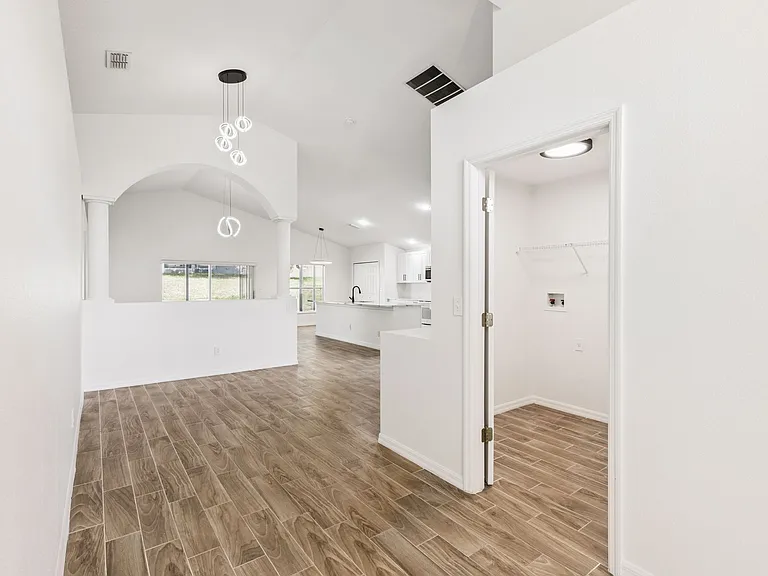 120 Prairie Falcon Dr — Photo 6