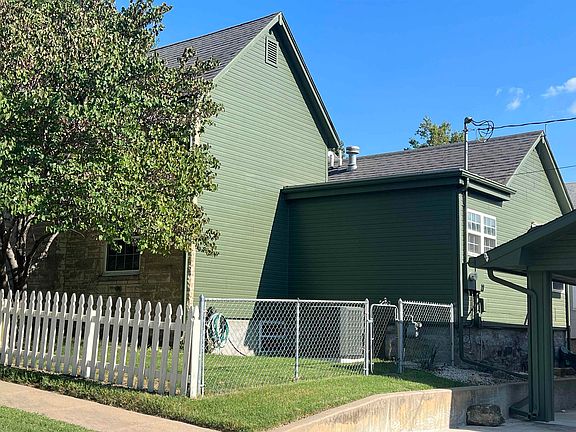 3rd image of 403 S 2nd St