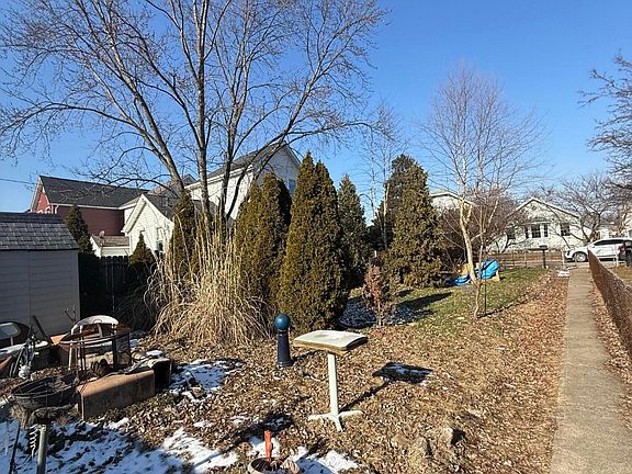 2nd image of 813 Campbell Ave