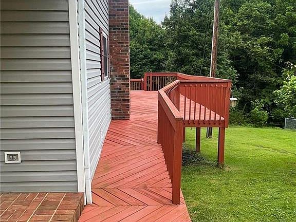 5th image of 182 Oakley Dr