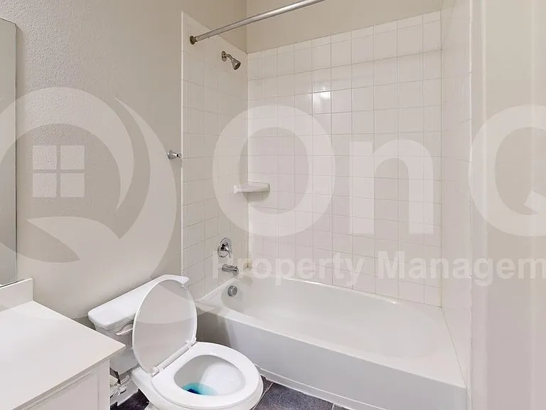 204 Rosewood Dr — Photo 13