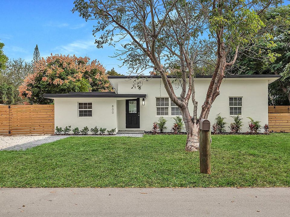 1st image of 800 NE 10th Avenue