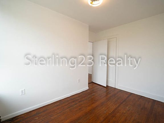 4th image of 3944 24th St APT 6C