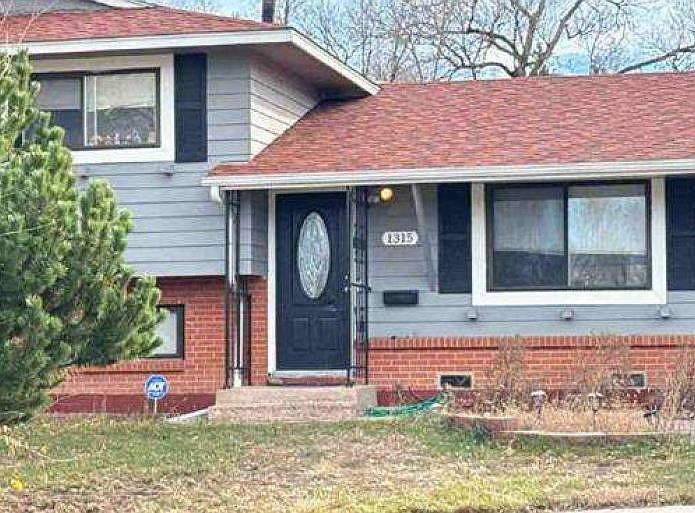 2nd image of 1315 Royale Dr
