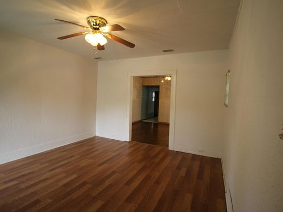 3rd image of 461 E 44th St