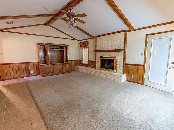 5th image of 856 Denton Rd