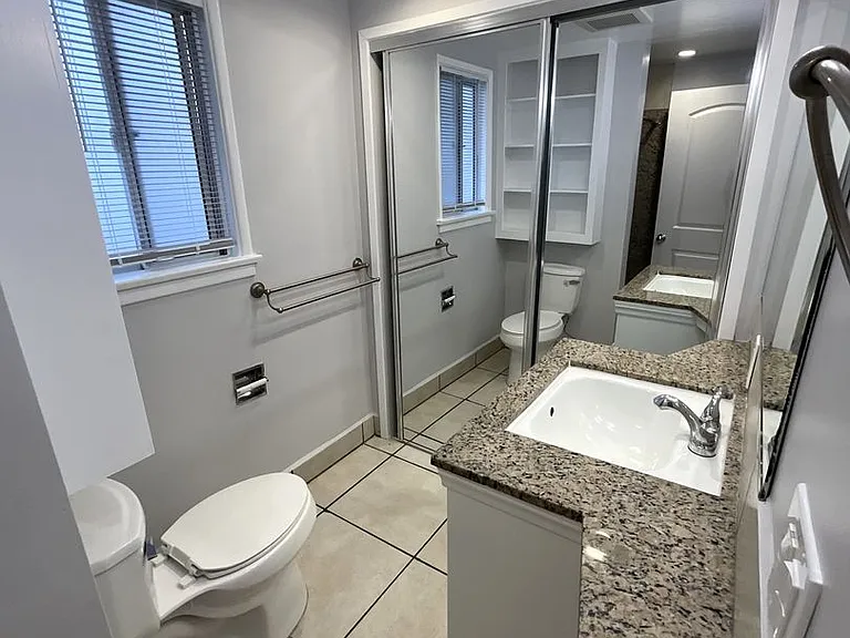 10814-10818 Blix St #10814-814-B2 — Photo 8
