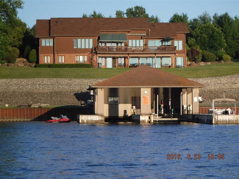 1st image of 7 Butternut Dr