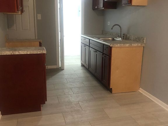 3rd image of 450 W 136th Pl #450