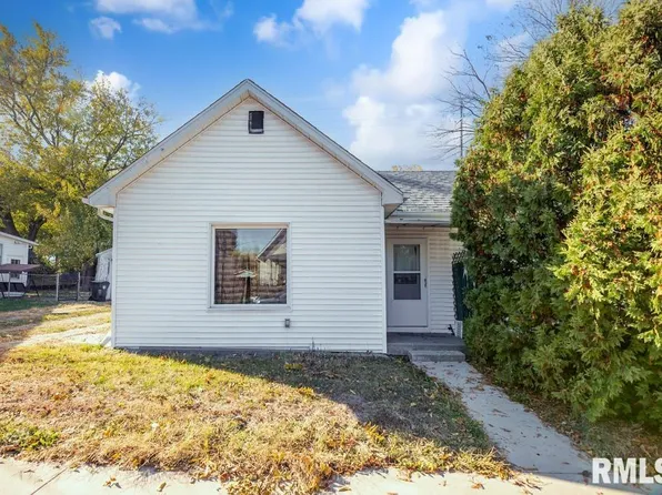 476 Baxter Ct, Canton, IL 61520