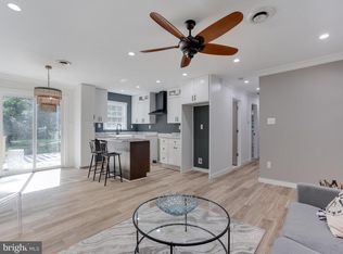 835 Locust Dr, West River, MD