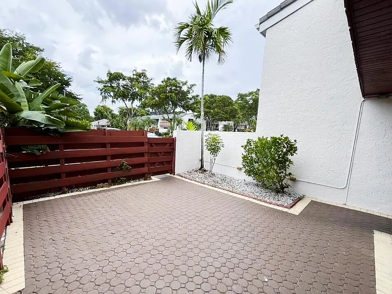 3094 Bermwood Ln #237 — Photo 3