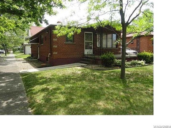 3rd image of 3327 Simmons Ave