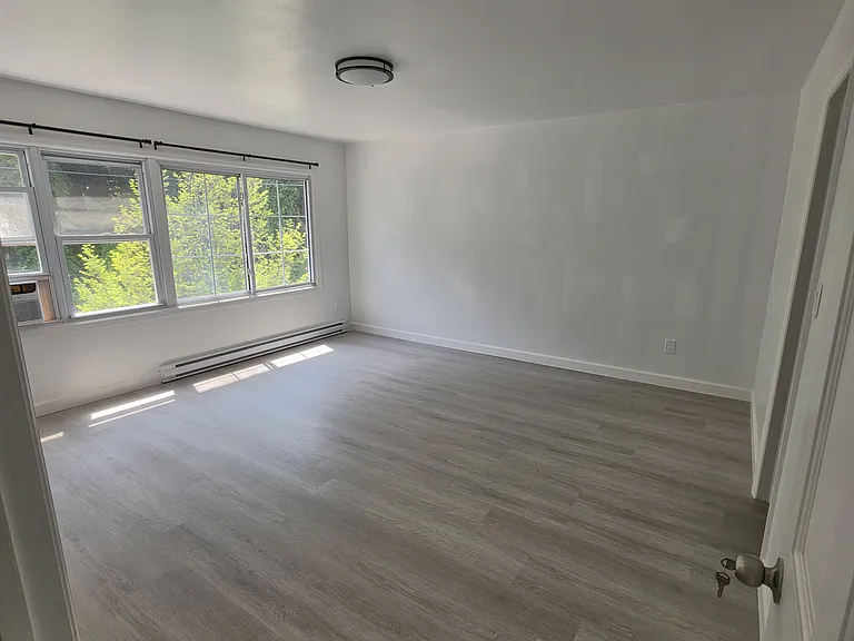 393 Howard Blvd #3 — Photo 8