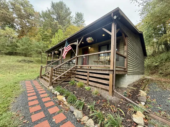 206 Pete Amos Rd, Lindside, WV 24951