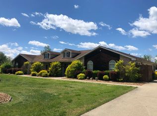 400 Country Club Rd APT 2, Centralia, IL 62801
