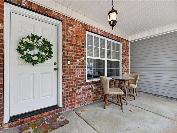 4th image of 244 Larissa Dr