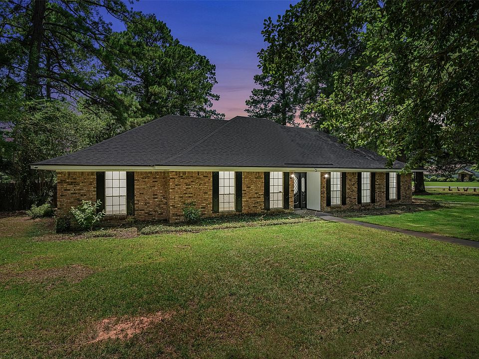 1st image of 6885 N Park Dr