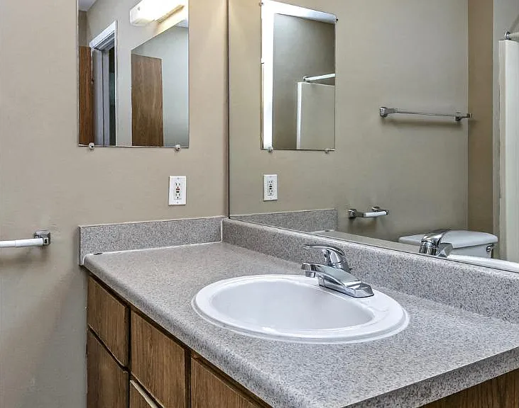 Maple View Apartments — Photo 17