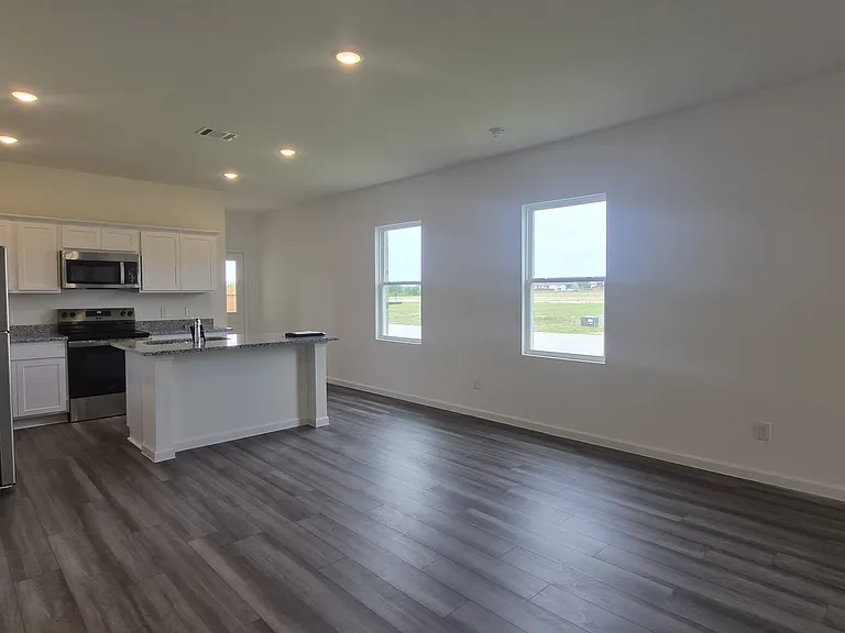 2123 Prairie Ln — Photo 5