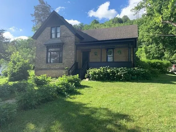 511 E 7th St, Red Wing, MN 55066