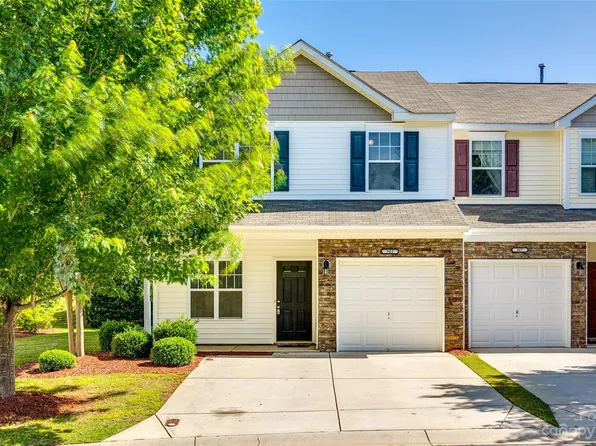 305 Sandy Spring Ln, Clover, SC 29710