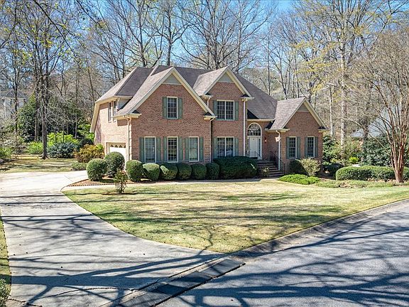 2nd image of 305 Crystal Ct