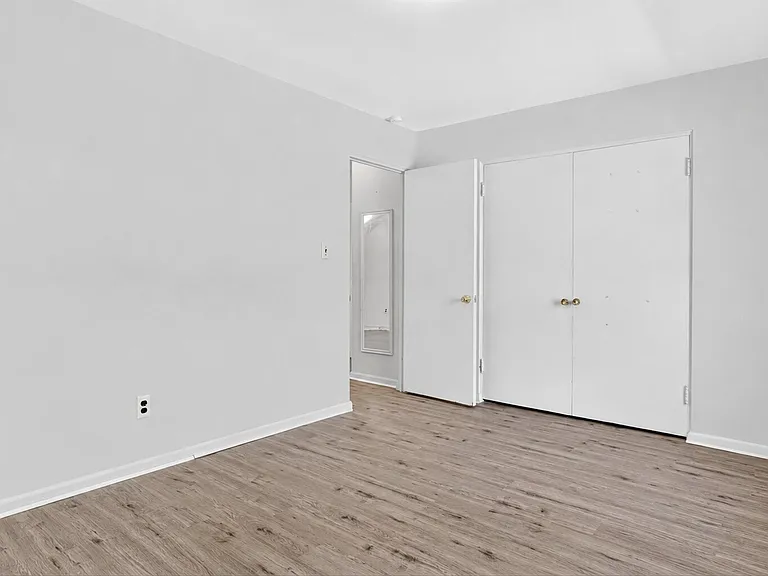 7420 Drexel St — Photo 8