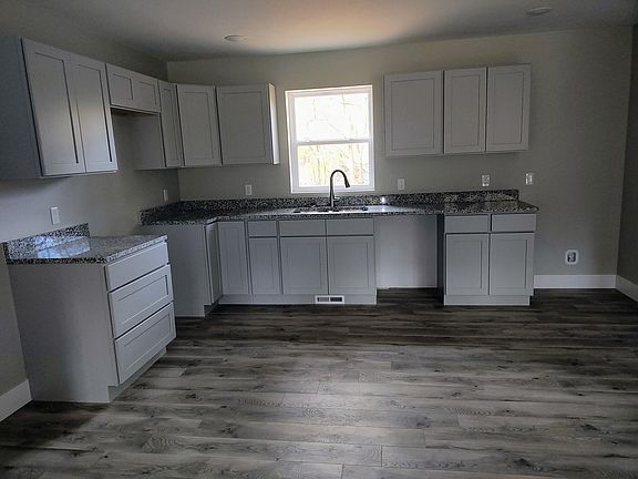 5th image of 3626 E Laketon Ave