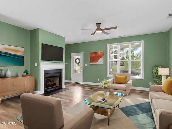4th image of 211 Admiral Court