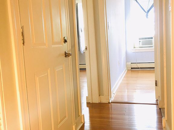 5th image of 90 Waldo Ave #1