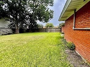 4th image of 2102 Blueberry Ln