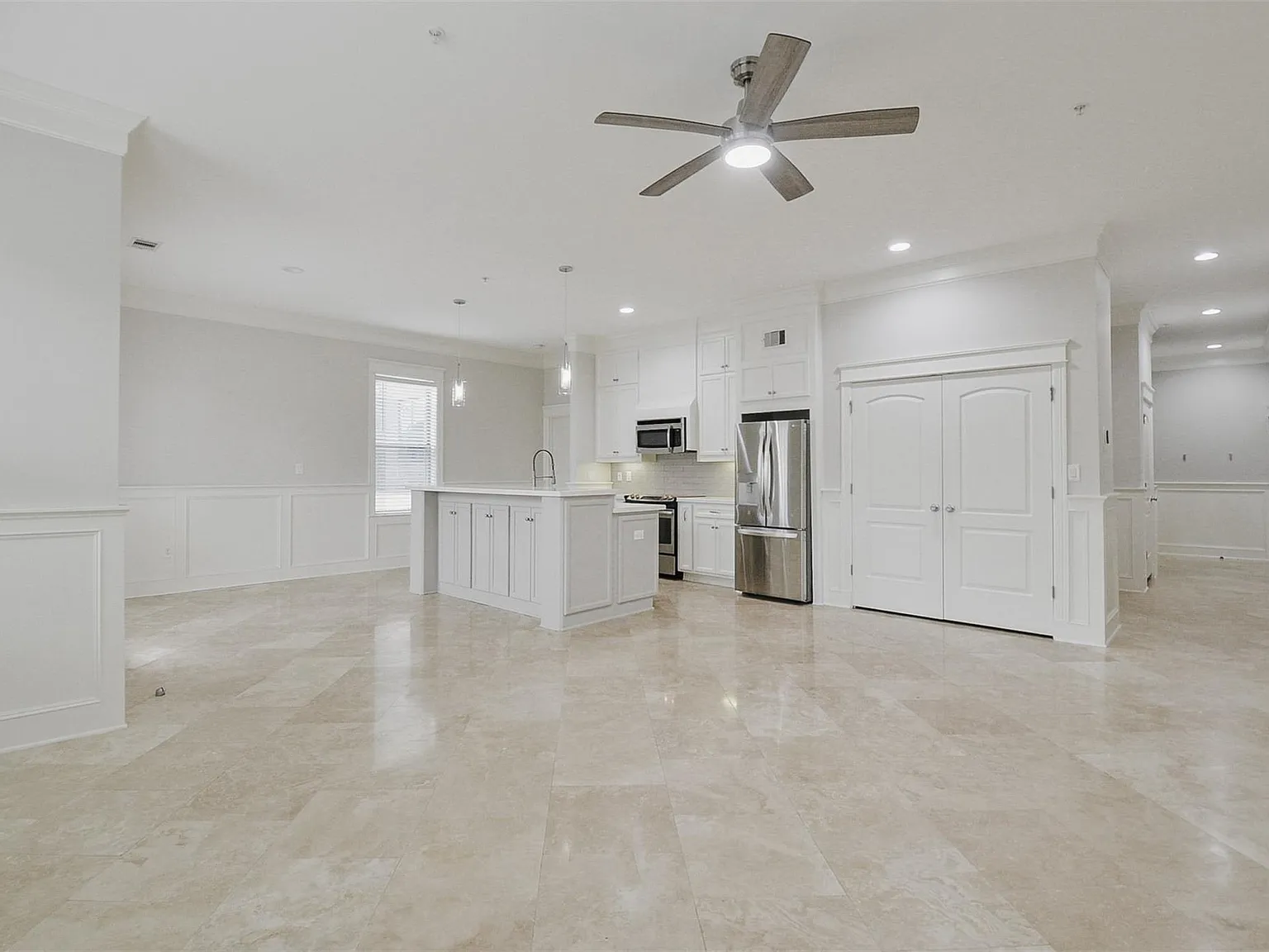 2802 Morrison St — Photo 1