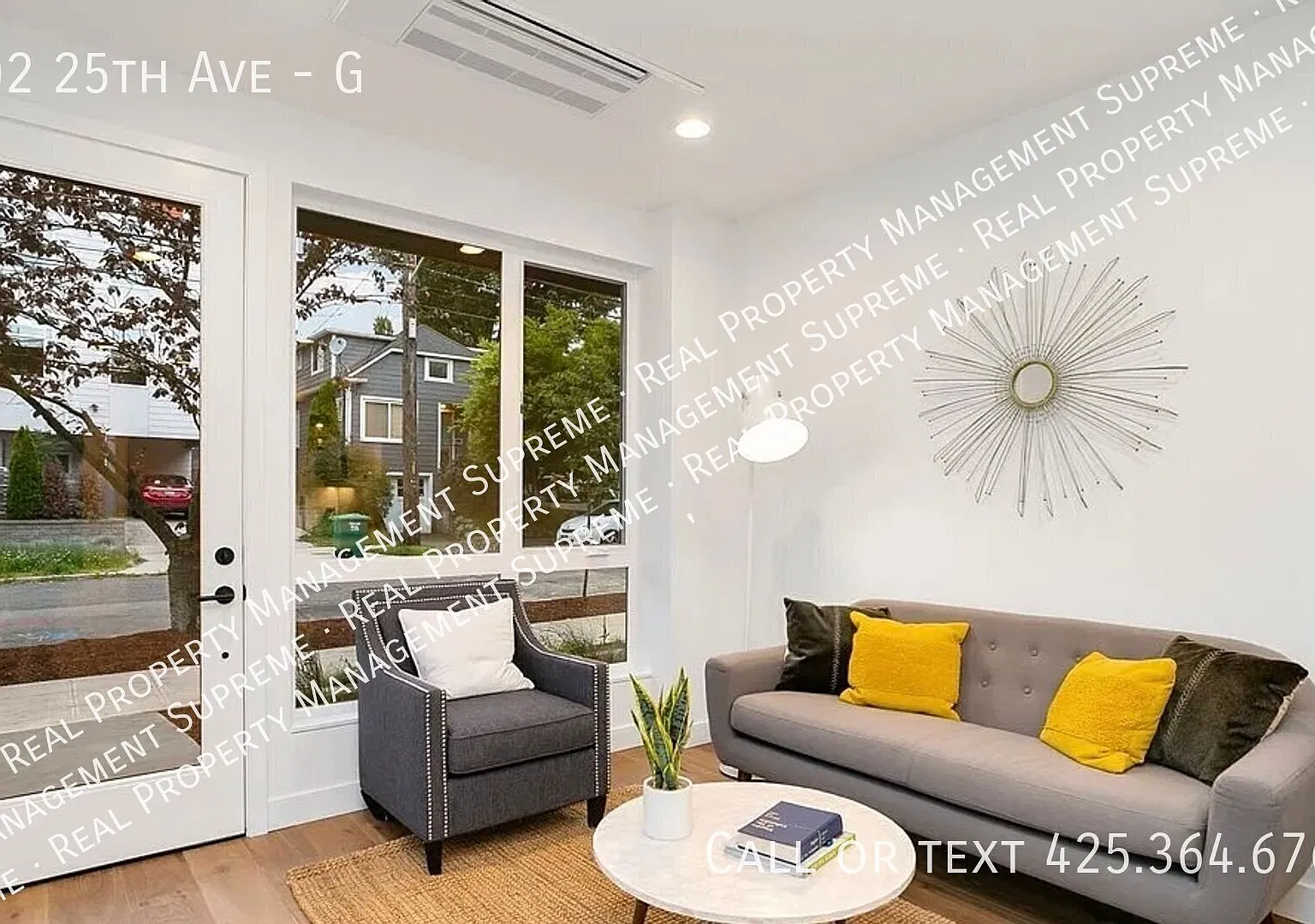 Modern Central District 2BR/2BA Townhome — Photo 4