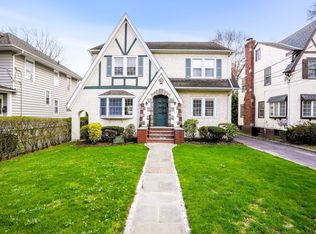 1065 Washington Ave, Pelham, NY 10803