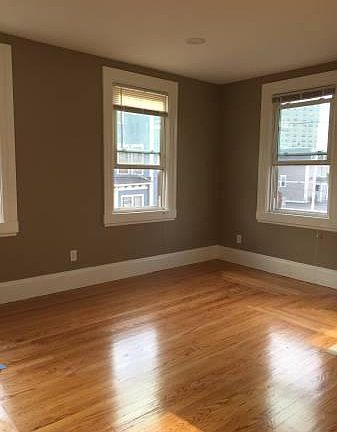 Livingroom gets great light
