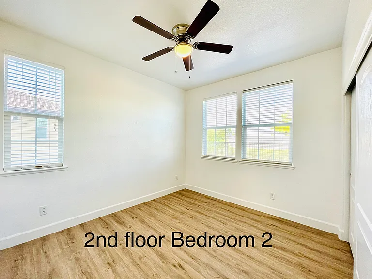 Barnhill Dr — Photo 17