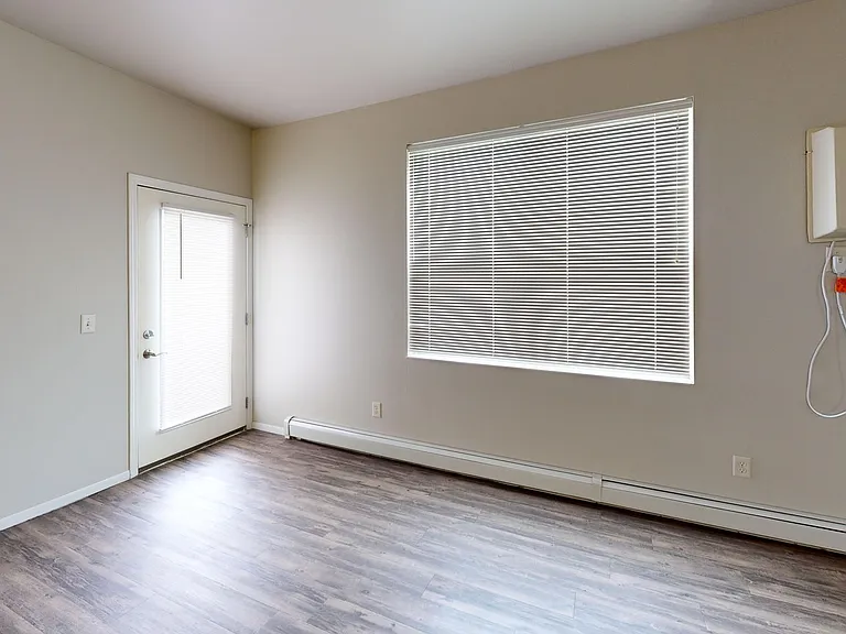 Burlington Apartments — Photo 31