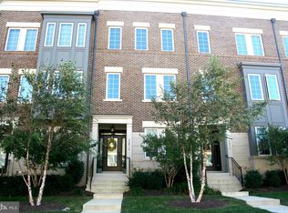 22812 Breezy Hollow Dr, Ashburn, VA 20148