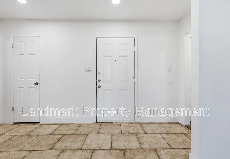 4349 Altamesa Blvd — Photo 6