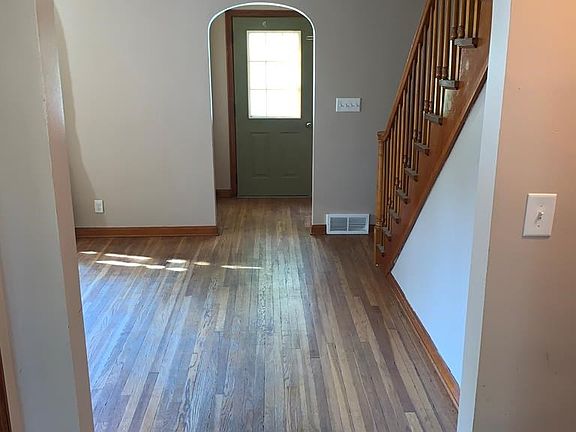 5th image of 494 McDonald Ave